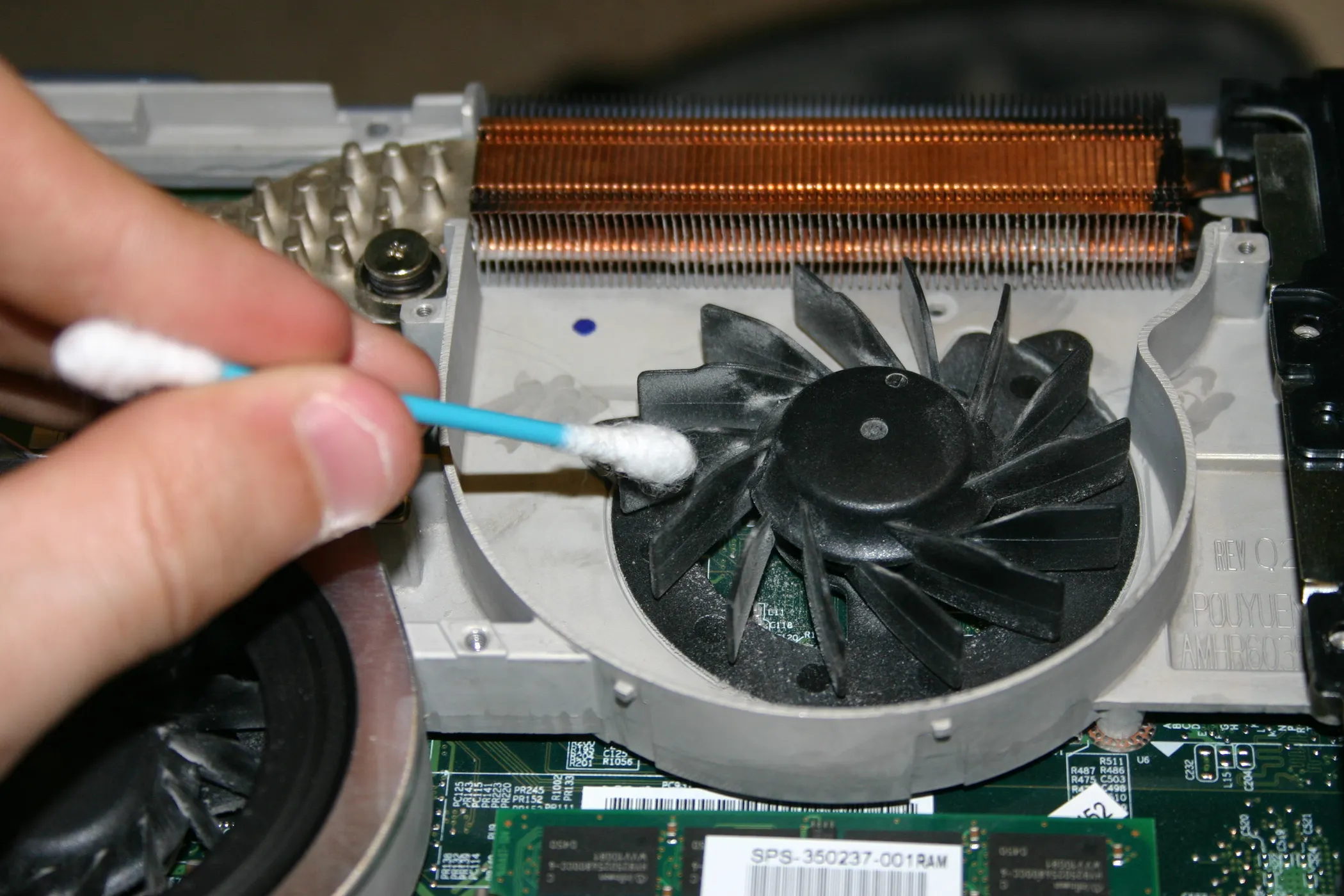 How to Clean a Laptop Fan: The Right Way to Do It