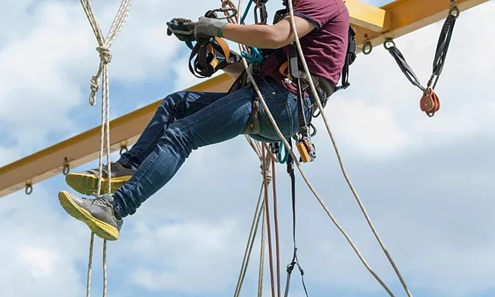 How rope access techniques improve safety and efficiency in high elevation work